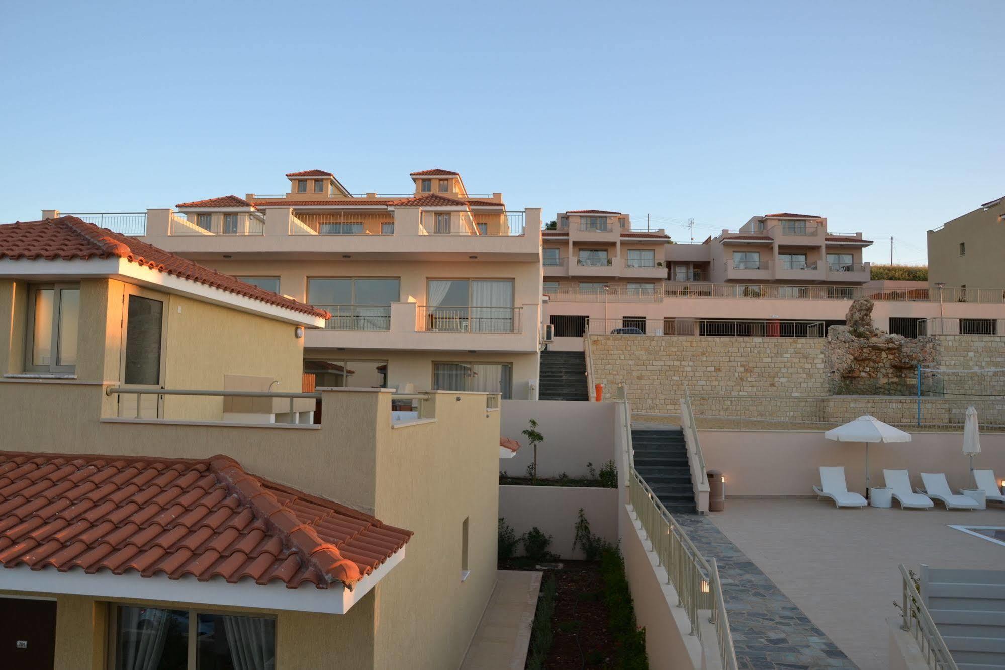 Akamas Health Farm & Aparthotel Dhrousha