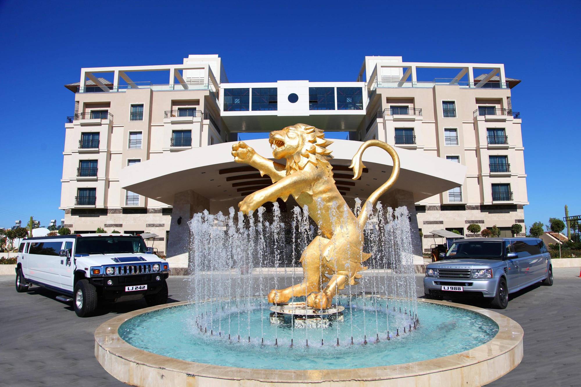 Cratos Premium Hotel, Casino, Port & Hotel Kazaphani