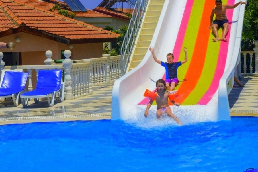 Riverside Garden & Suna's Club 4*