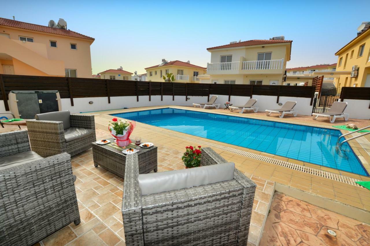 Nissi Crystal Villa *