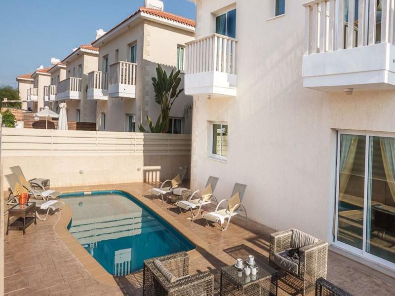 035 * Protaras