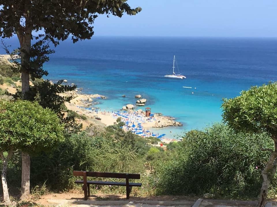 Aparthotel Konnos Bay