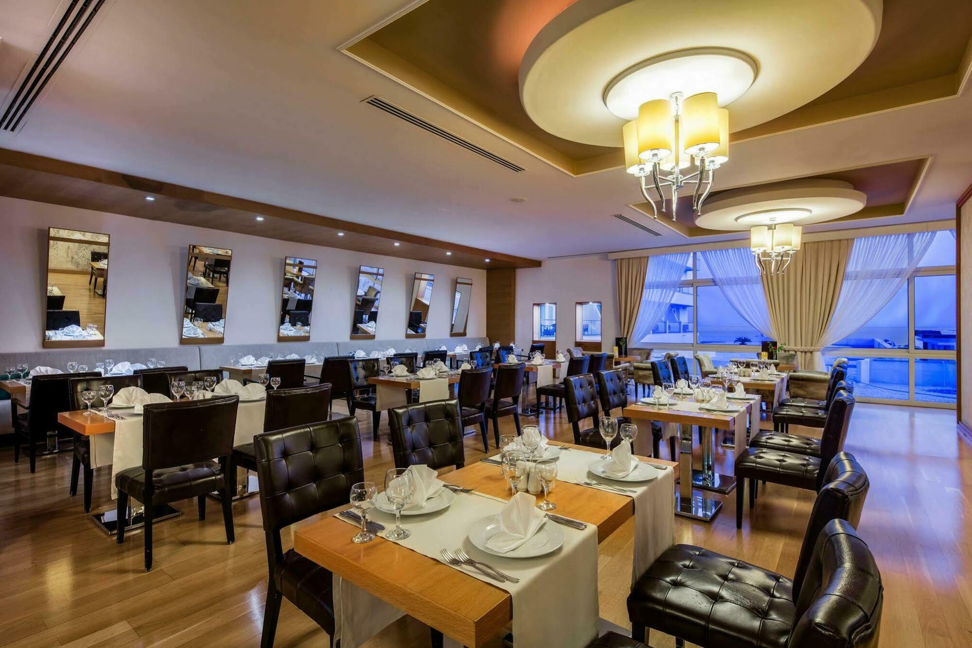 Cratos Premium Hotel, Casino, Port & 5*