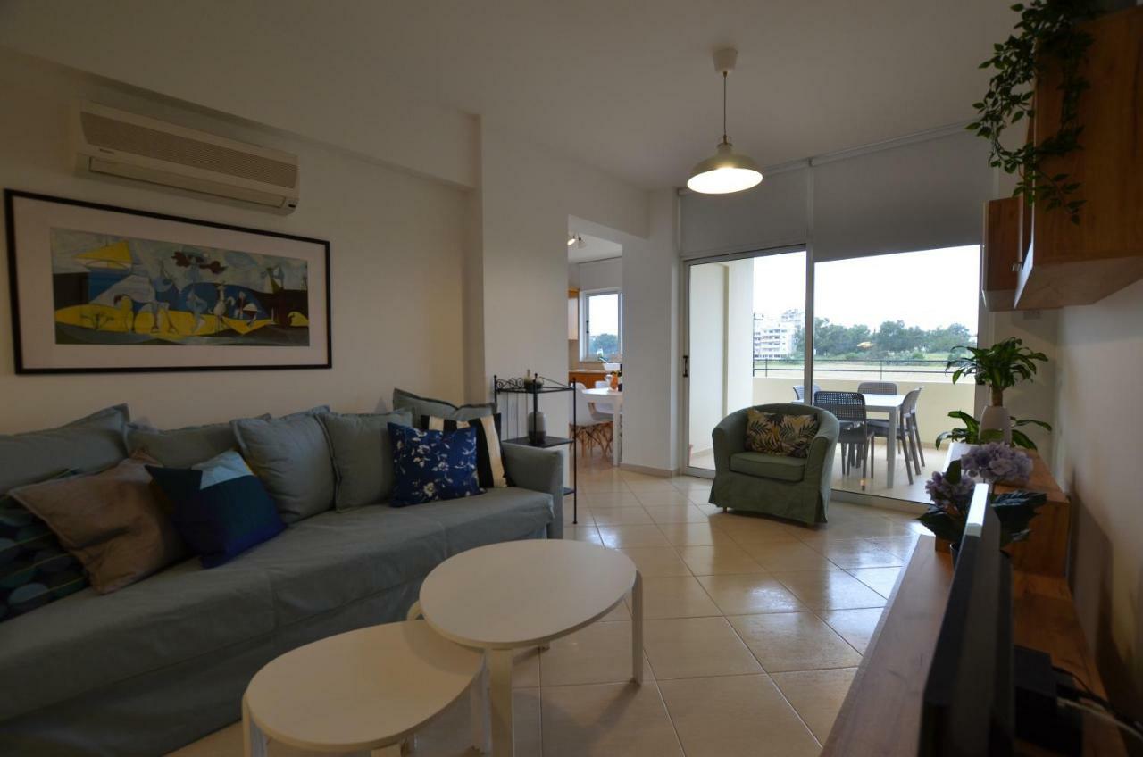 Olivia Mackenzie With Pool Apartment Larnaca