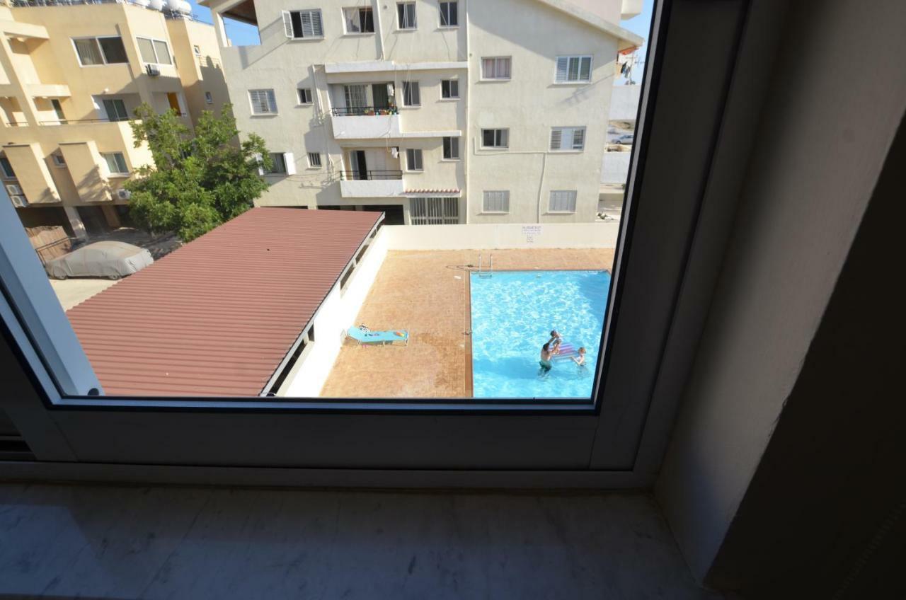 Olivia Mackenzie With Pool Apartment *