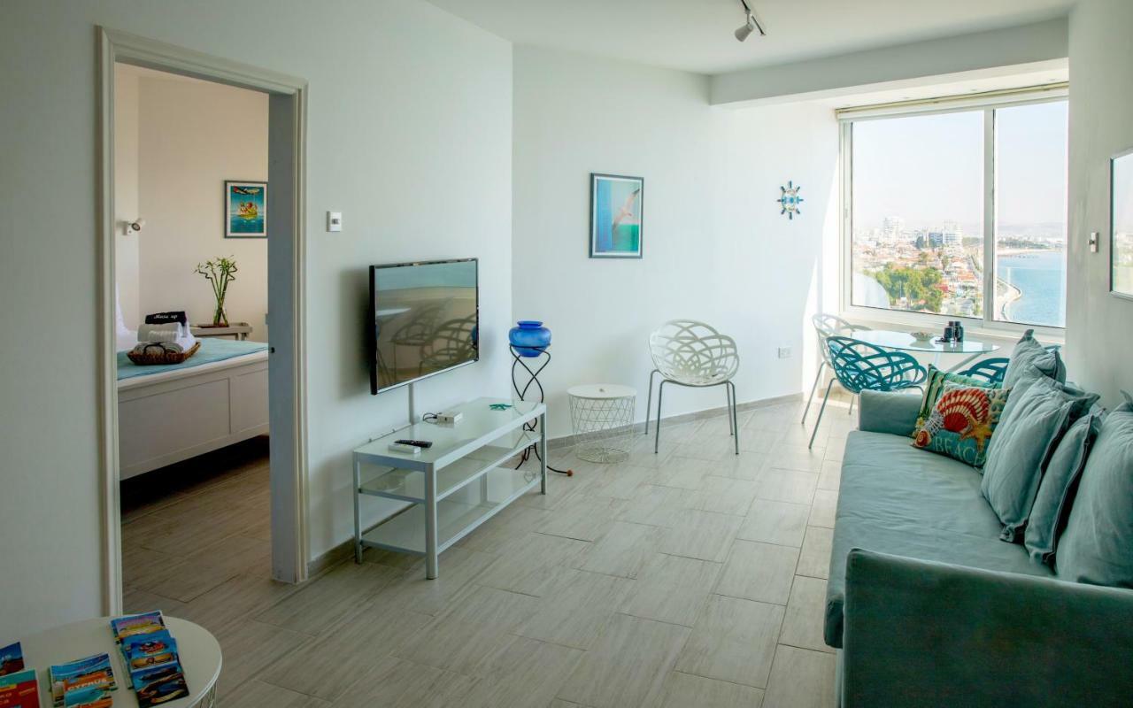 Apartment Front-row - Skyline Retreat - Pool Access