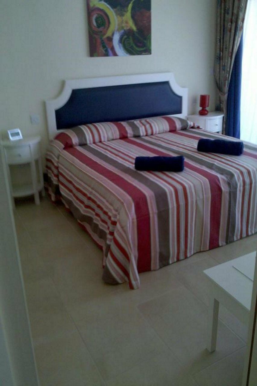 Royal Blue Hotel & Spa