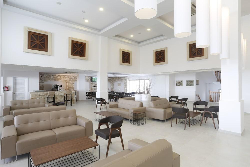 Resort Kapetanios Aqua Coral Bay