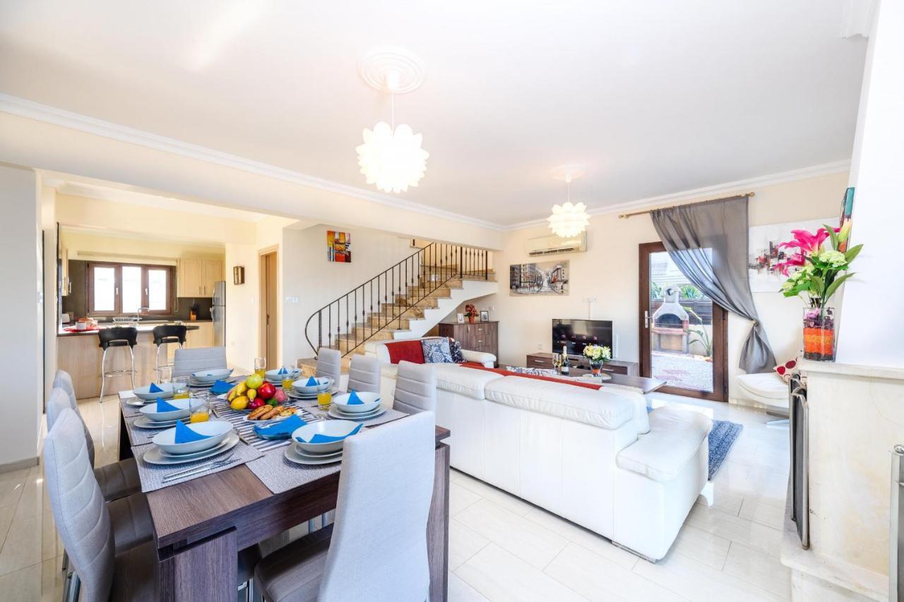 Blue Water Bay Villa *