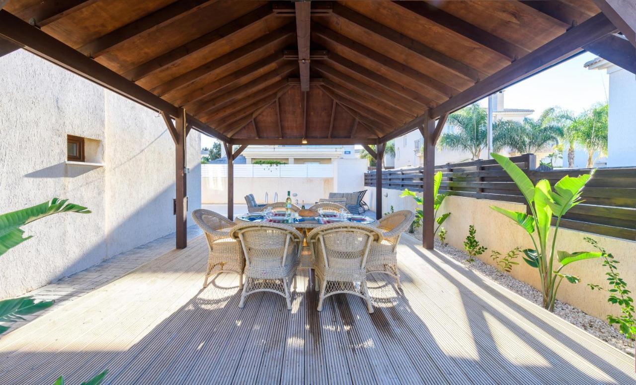 Blue Water Bay Villa *
