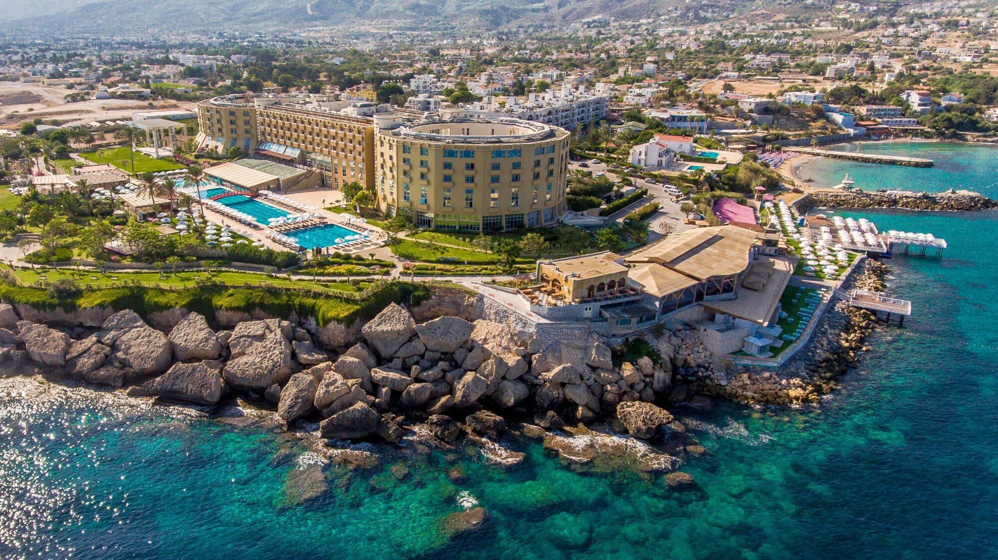 Hotel Mercure Cyprus Casino & Wellness 5*
