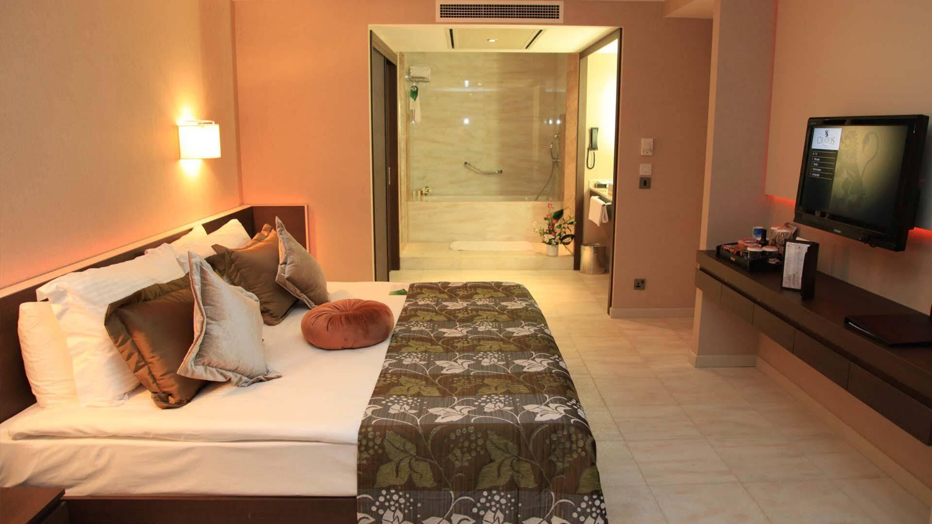 Hotel Cratos Premium Hotel, Casino, Port & Kazaphani