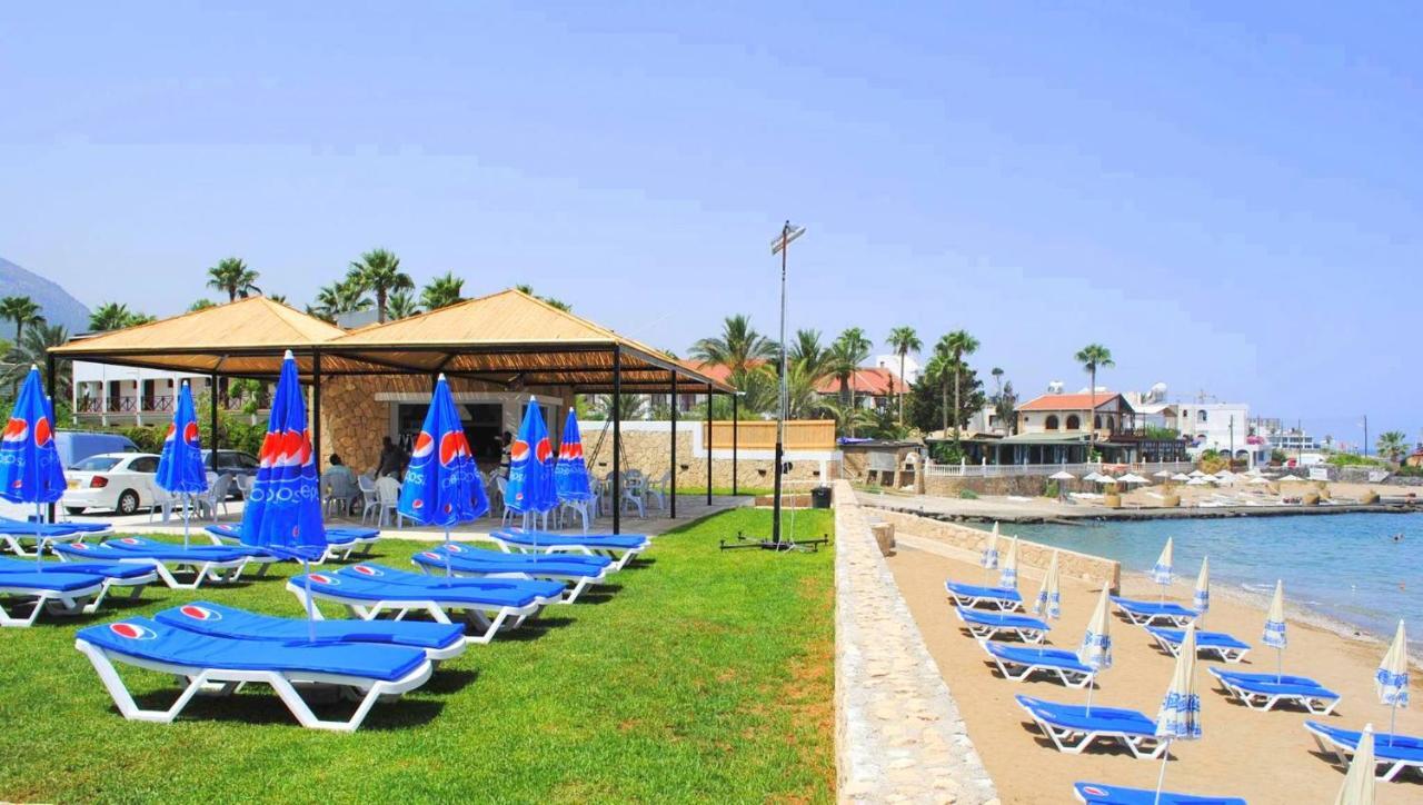 Guest house Seafront Silver Waves Mini & Restaurant & Pool