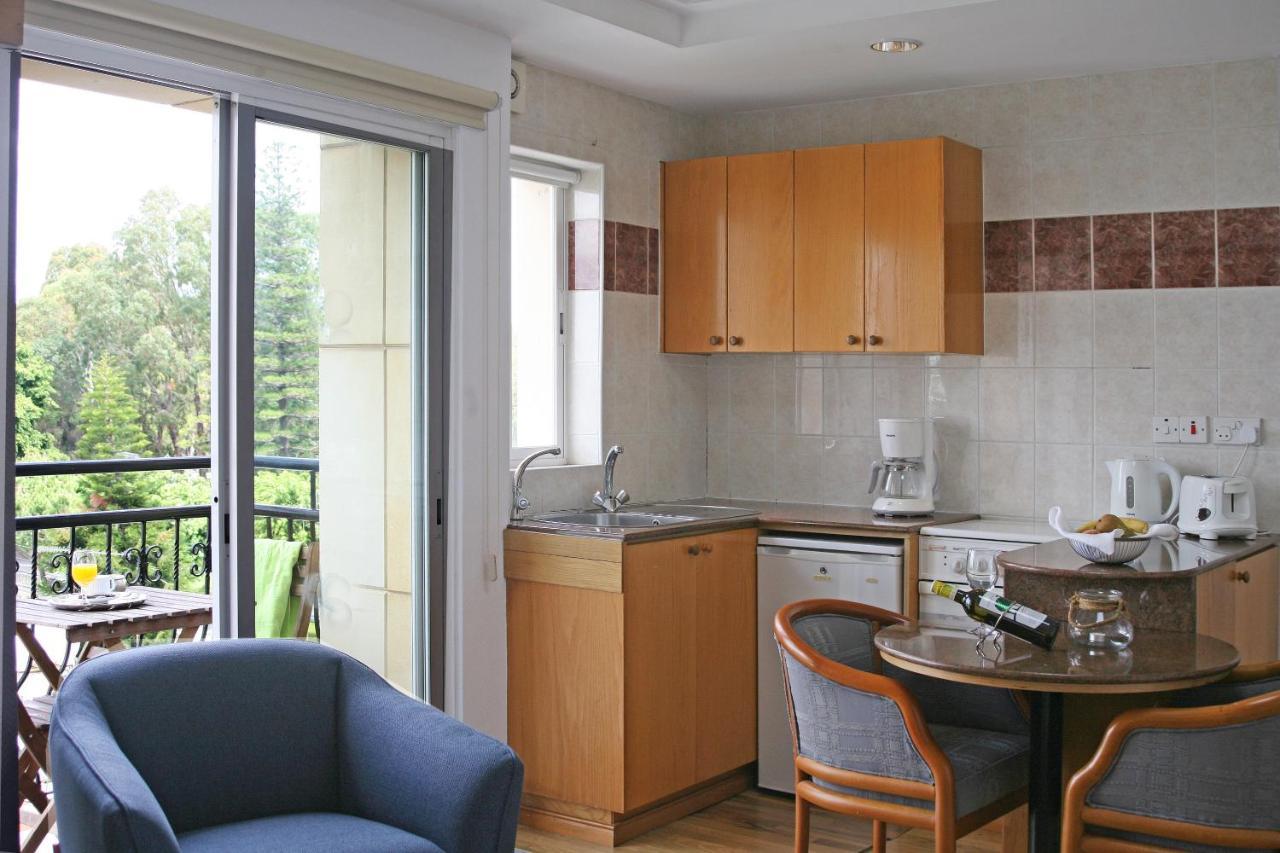 Chrielka Aparthotel