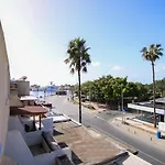 Phaedrus Living - Seaside Executive Flat Harbour 205
