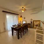 New Cozy Villa Near The Beaches In The Magnificent Gardens Of Regina With Swimming Pools!