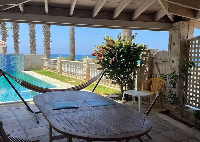 Luxury 3 Bedroom Sea -View Villa