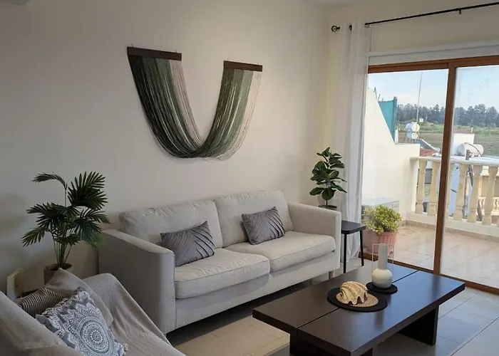 Marlen\'S Place Near Paphos Airport