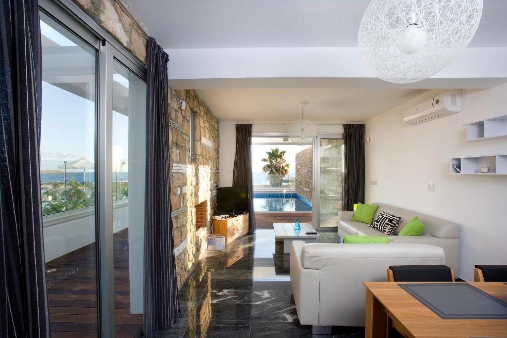 Paradise Cove Luxurious Villa