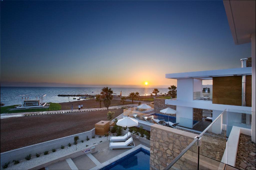 Paradise Cove Luxurious Villa *