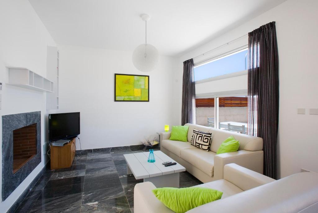 Paradise Cove Luxurious Villa *