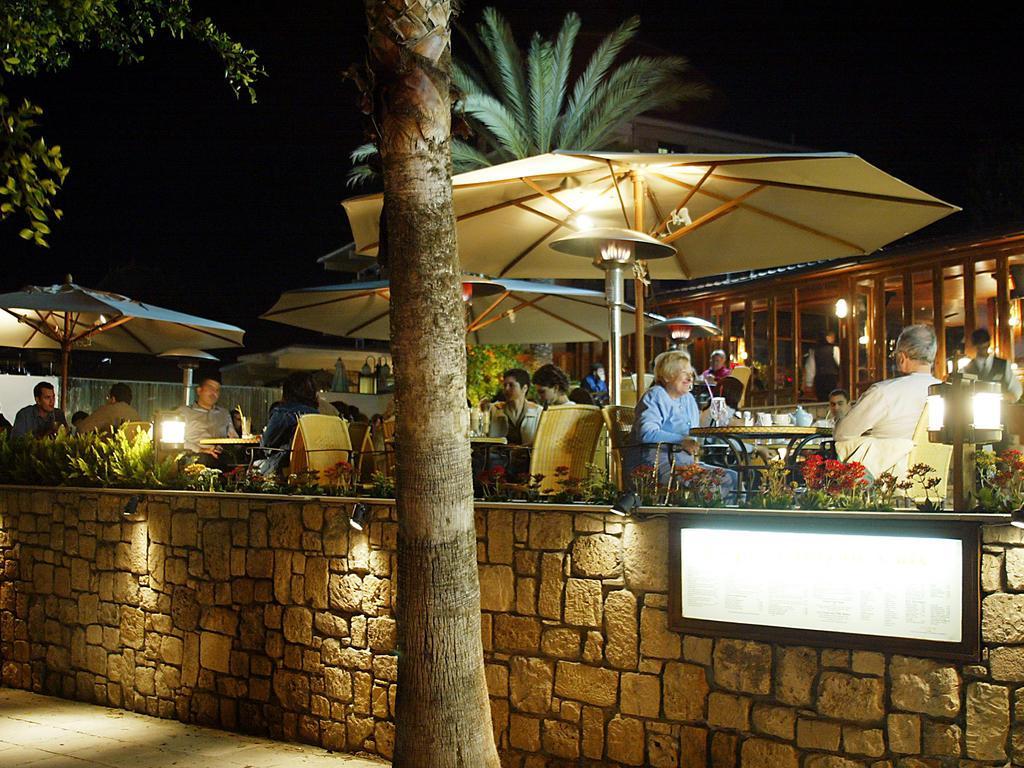 Dionysos Hotel 3*