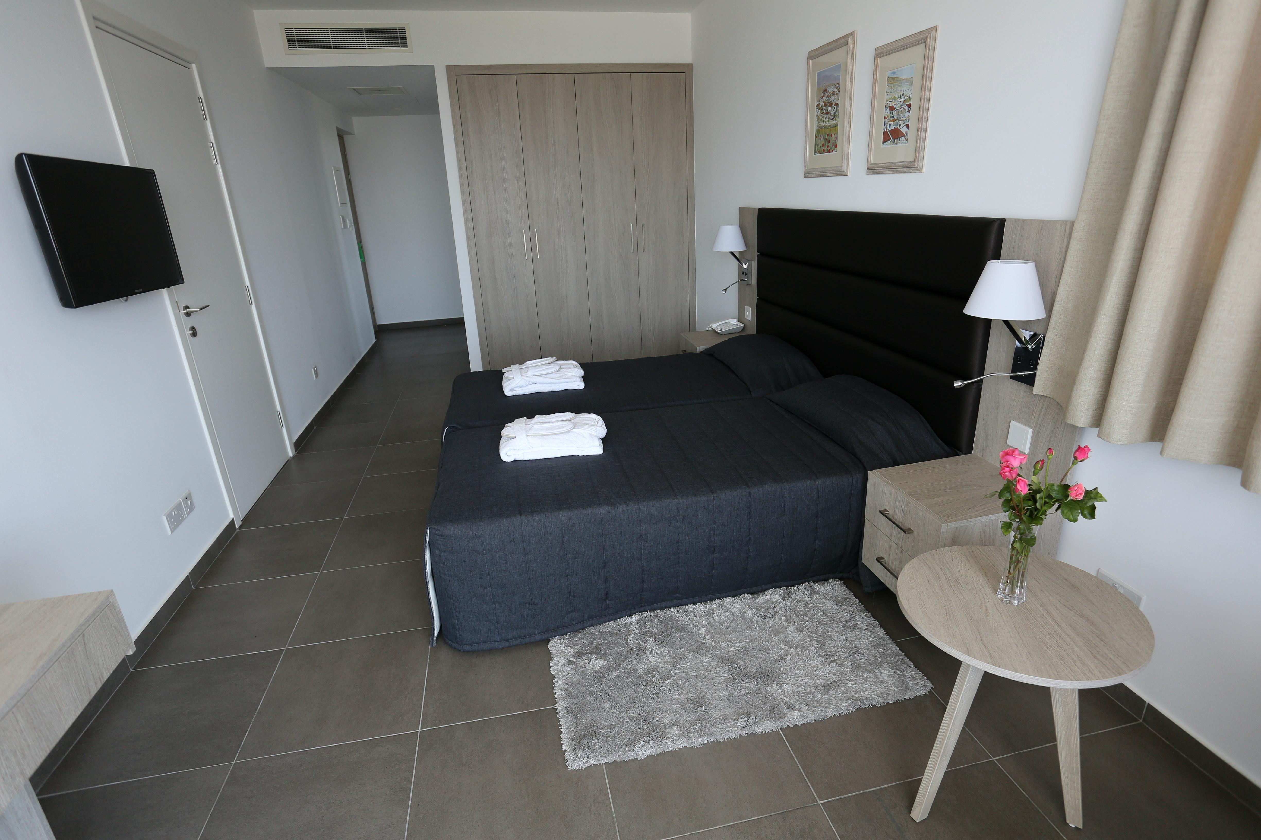 Dionysos Hotel