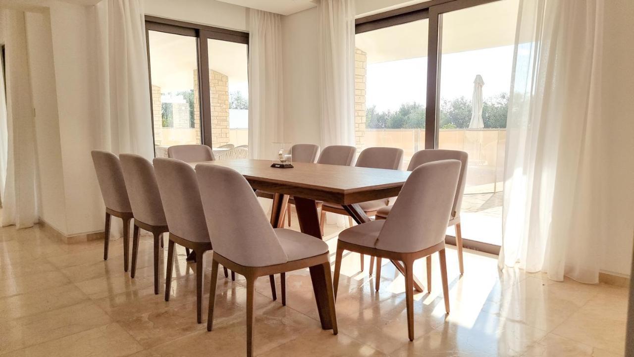 Leto 13 Villa