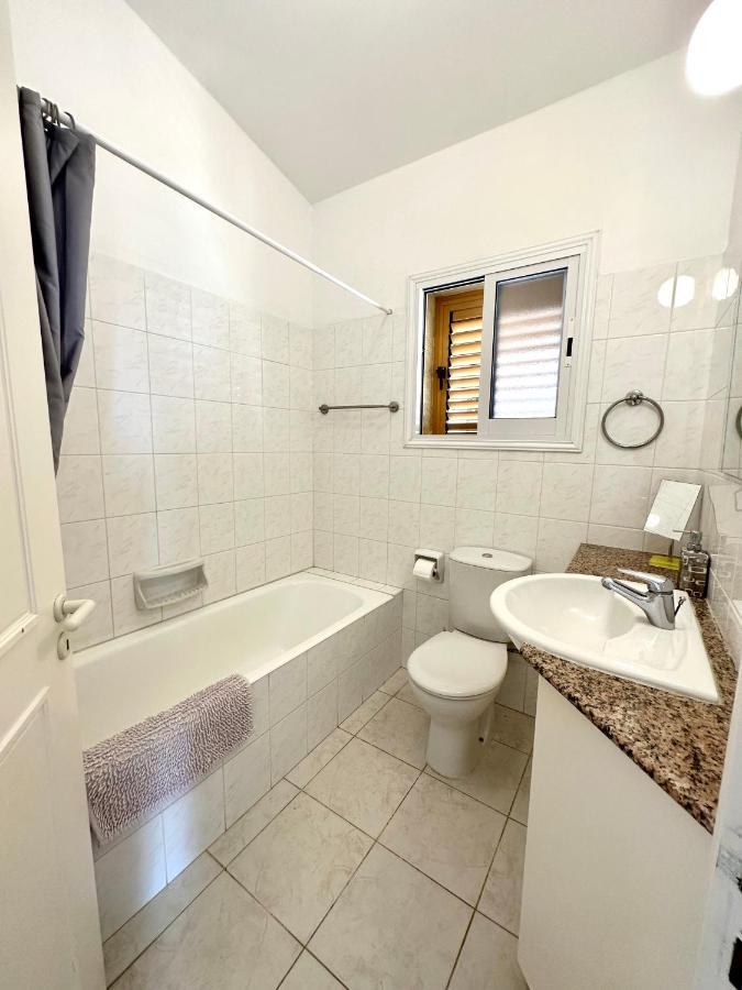 Villa New Cozy Near The Beaches In The Magnificent Gardens Of Regina With Swimming Pools! Paphos