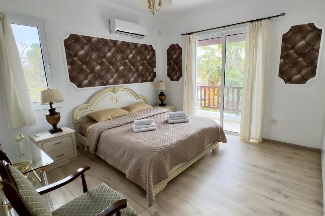 Complex House Near The Paphos