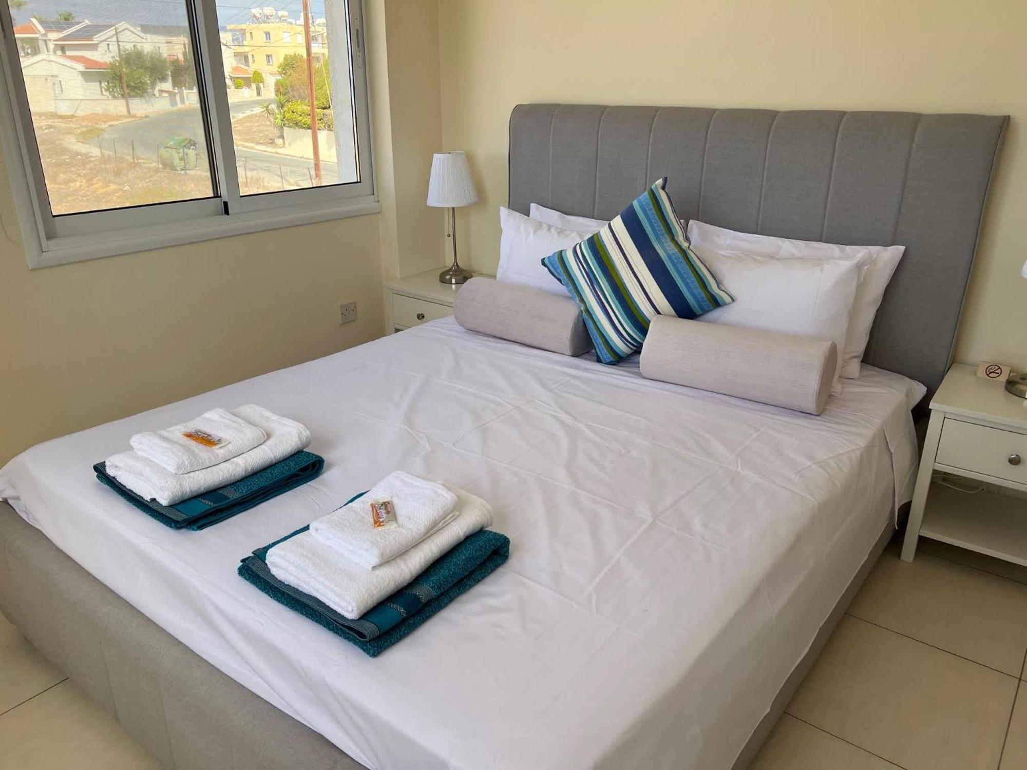 Beachfront - Spacious 3 Bed With Amazing Sea Views