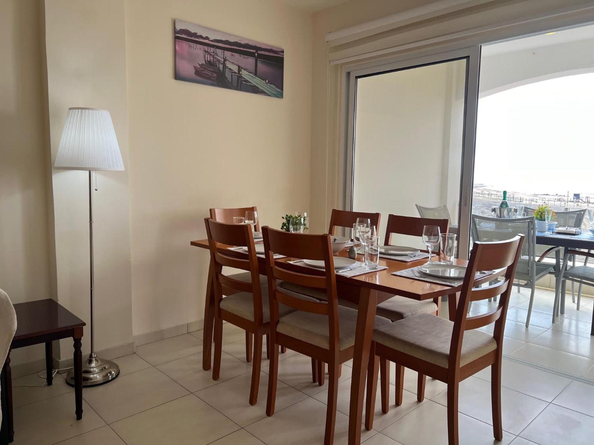 Apartment Beachfront - Spacious 3 Bed With Amazing Sea Views
