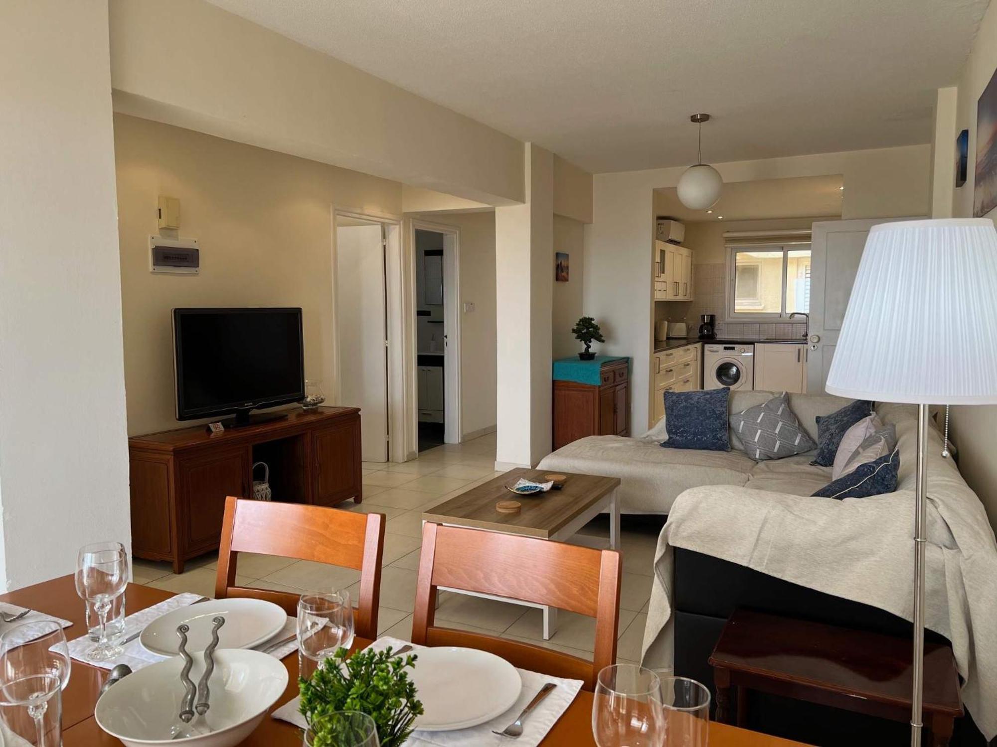 Apartment Beachfront - Spacious 3 Bed With Amazing Sea Views *