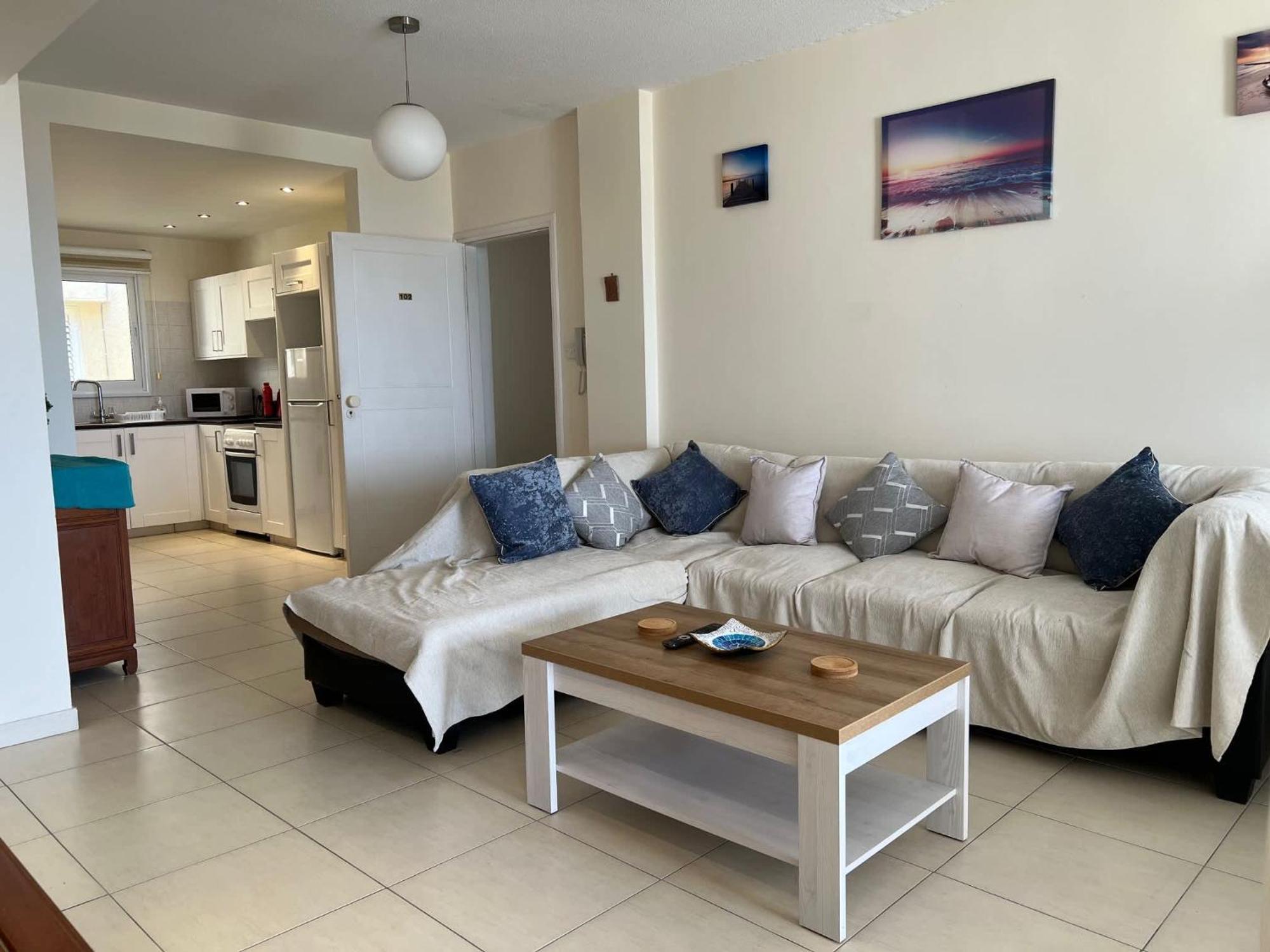Beachfront - Spacious 3 Bed With Amazing Sea Views *