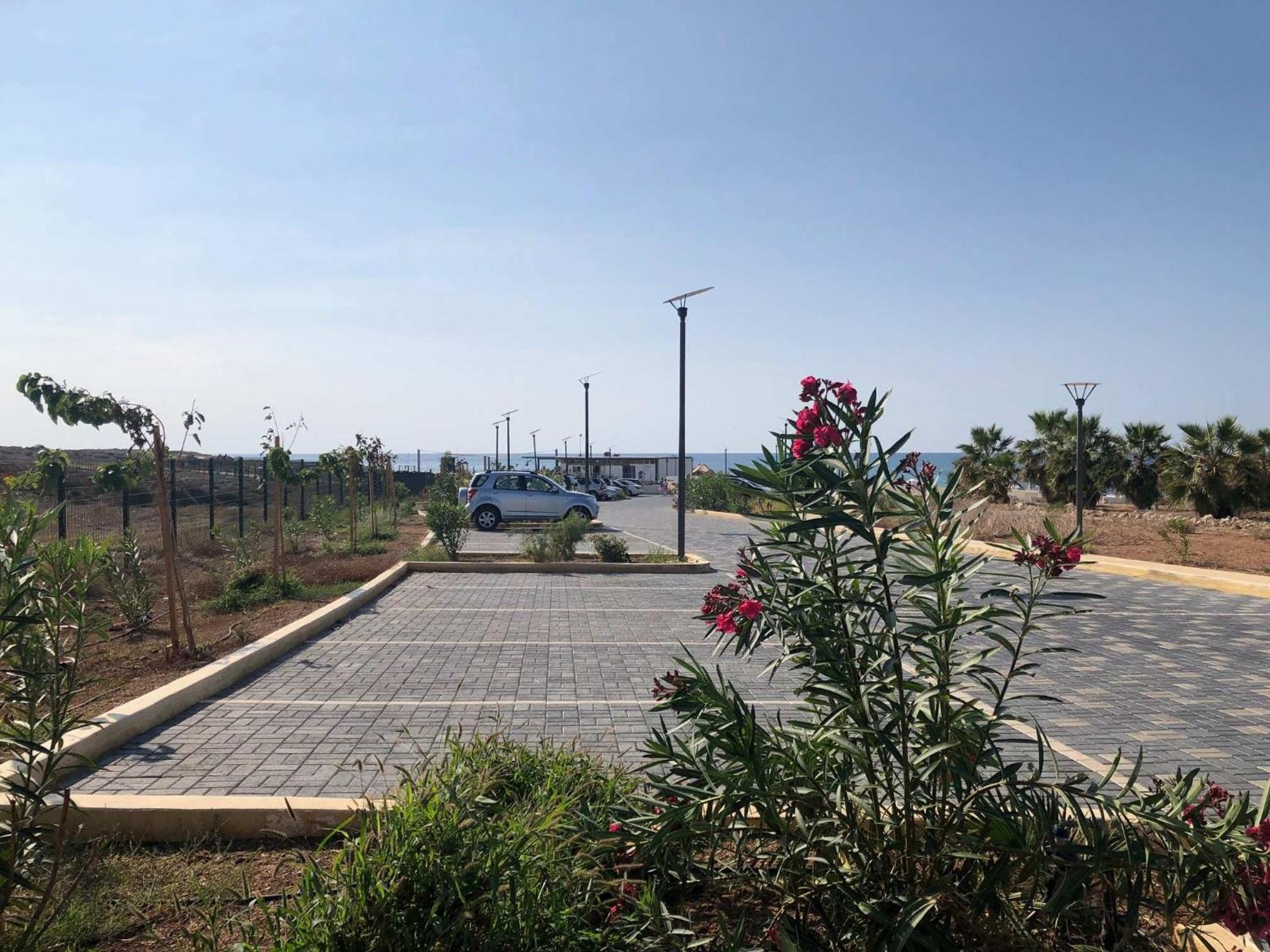 Beachfront - Spacious 3 Bed With Amazing Sea Views Apartment *