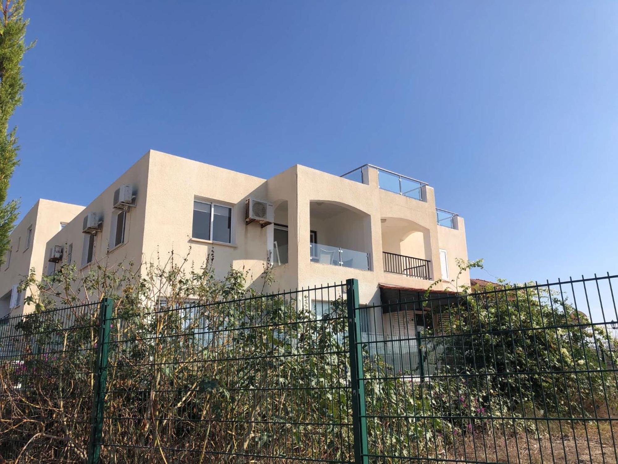 Beachfront - Spacious 3 Bed With Amazing Sea Views Apartment