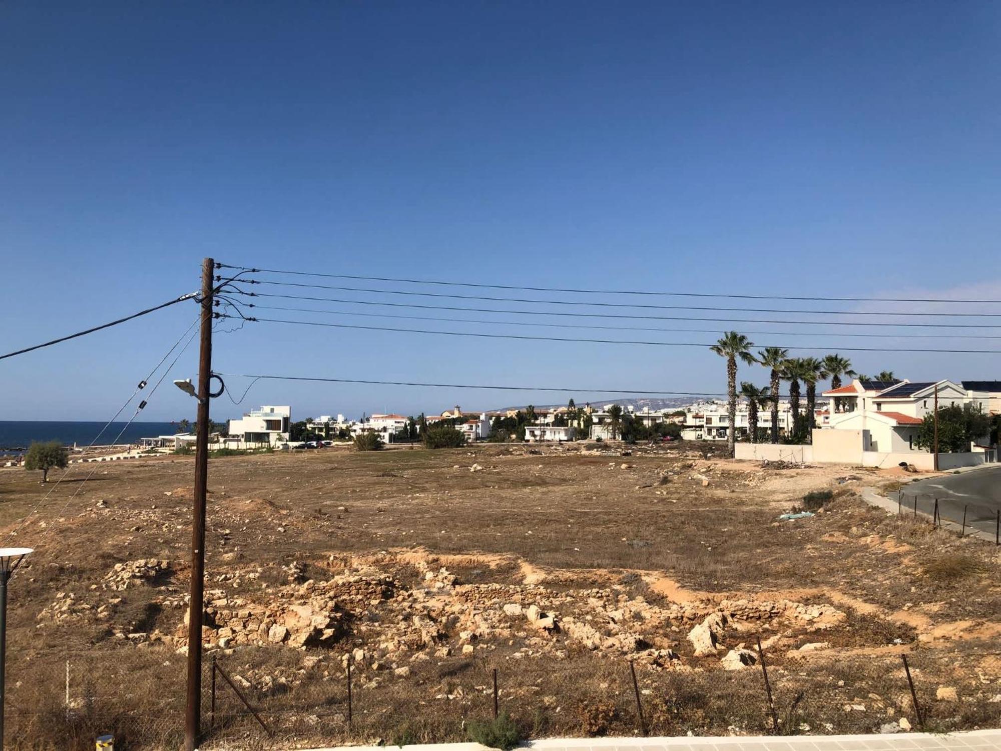Apartment Beachfront - Spacious 3 Bed With Amazing Sea Views