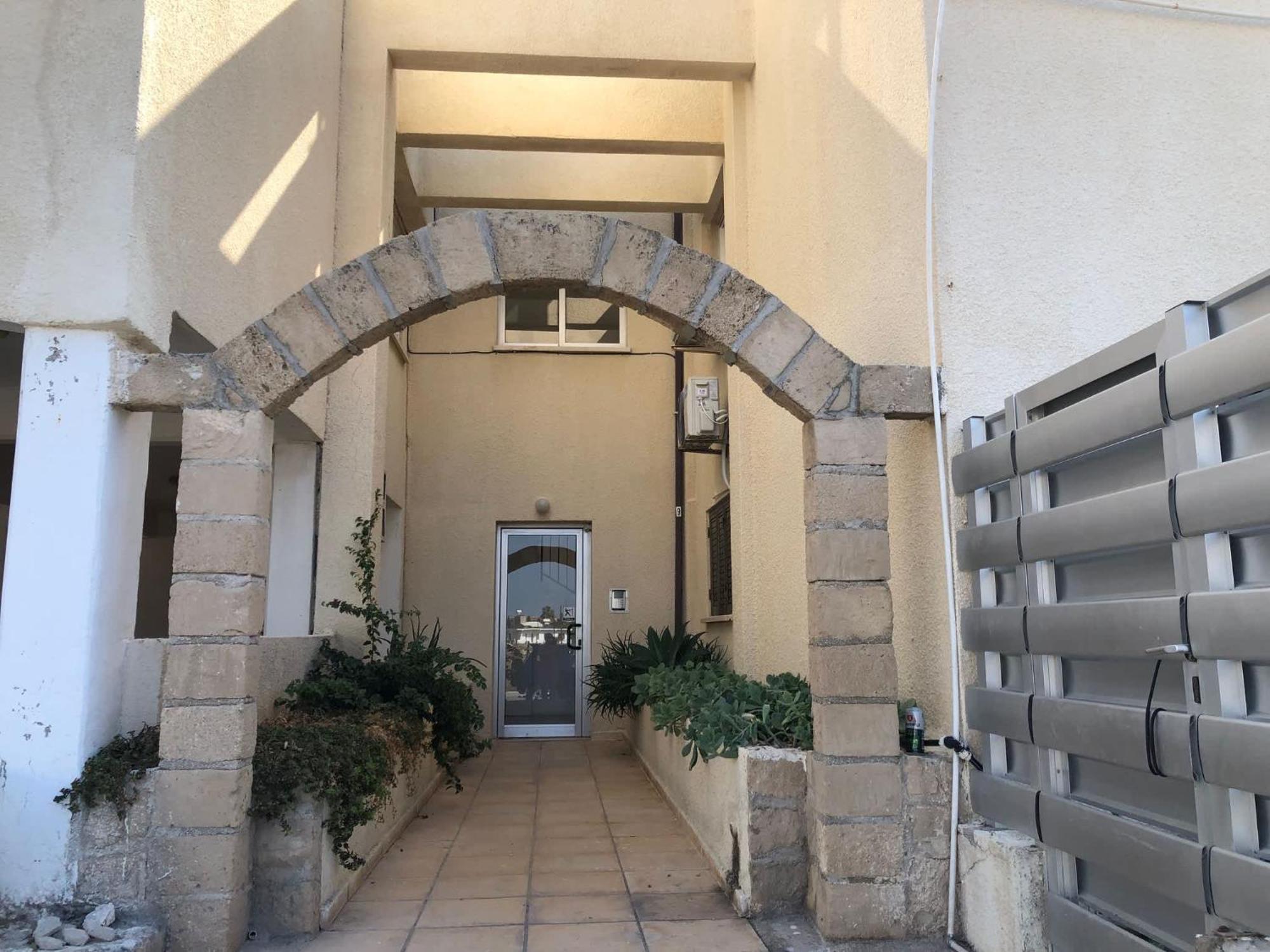 Beachfront - Spacious 3 Bed With Amazing Sea Views Apartment *