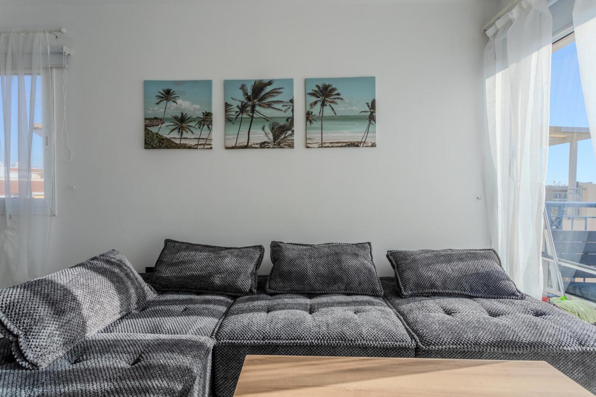 H&o Sunset Gold Apartment
