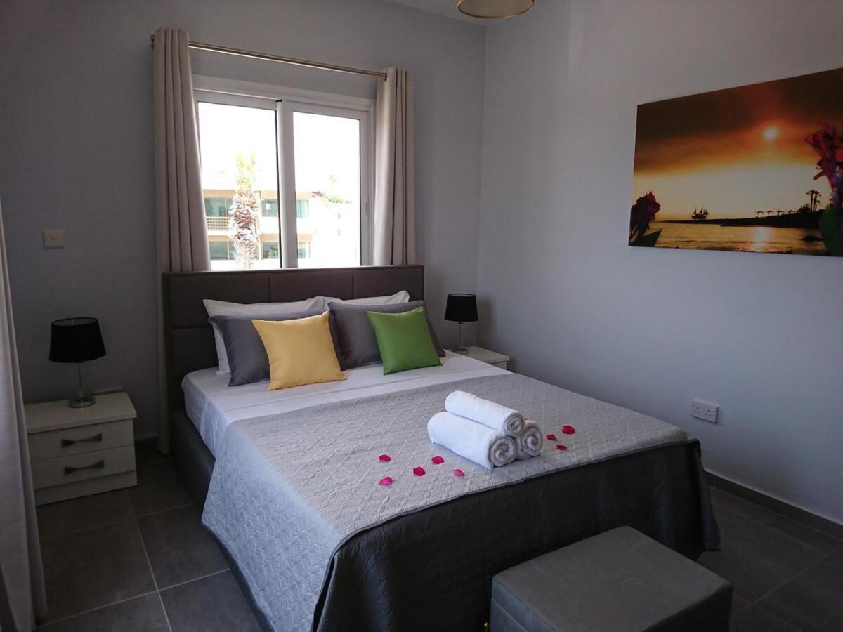 1-2bd * Paphos