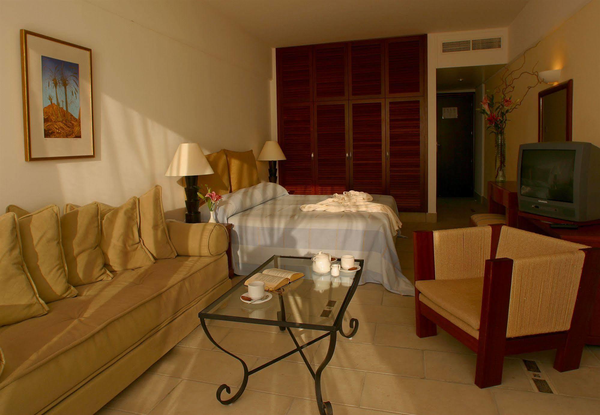 Azia & 5* Paphos